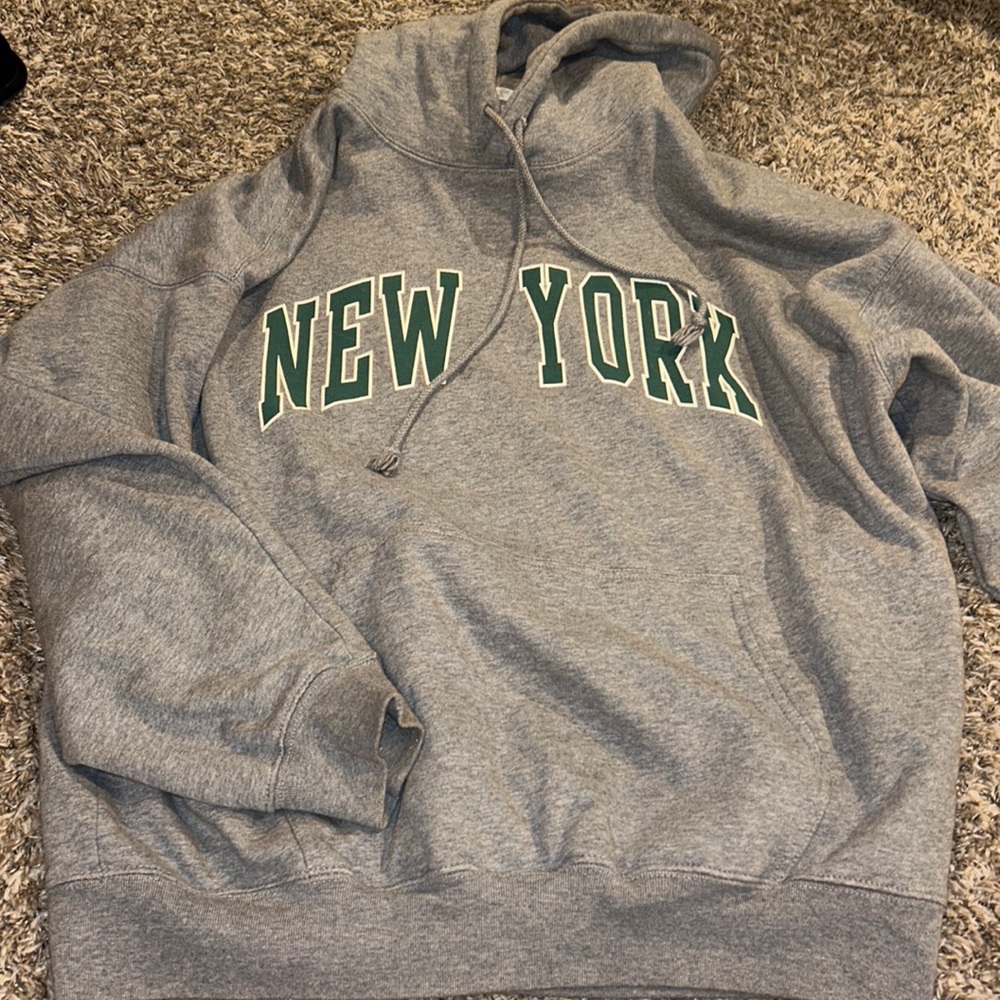 brandy melville NEW YORK sweatshirt (one size)